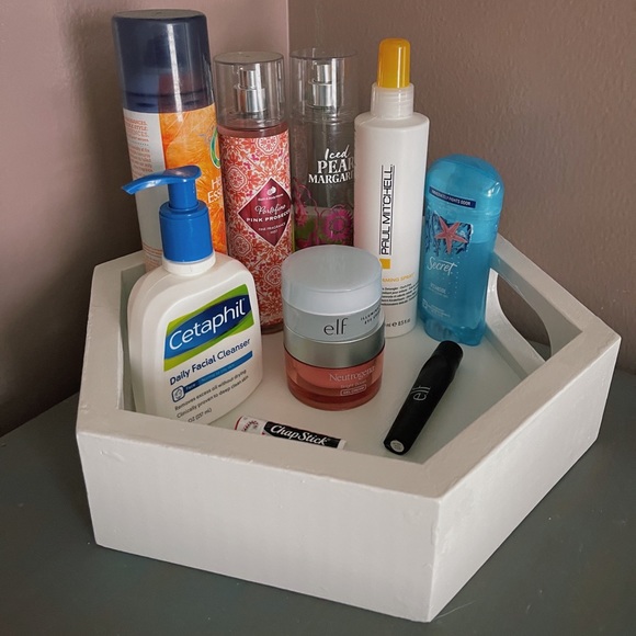 Beauty Organizer - Picture 2 of 3